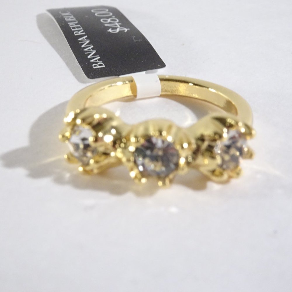 Banana Republic Roots of BR Round Three Stone Crystal Ring Sz 5 and 8 NWT 58